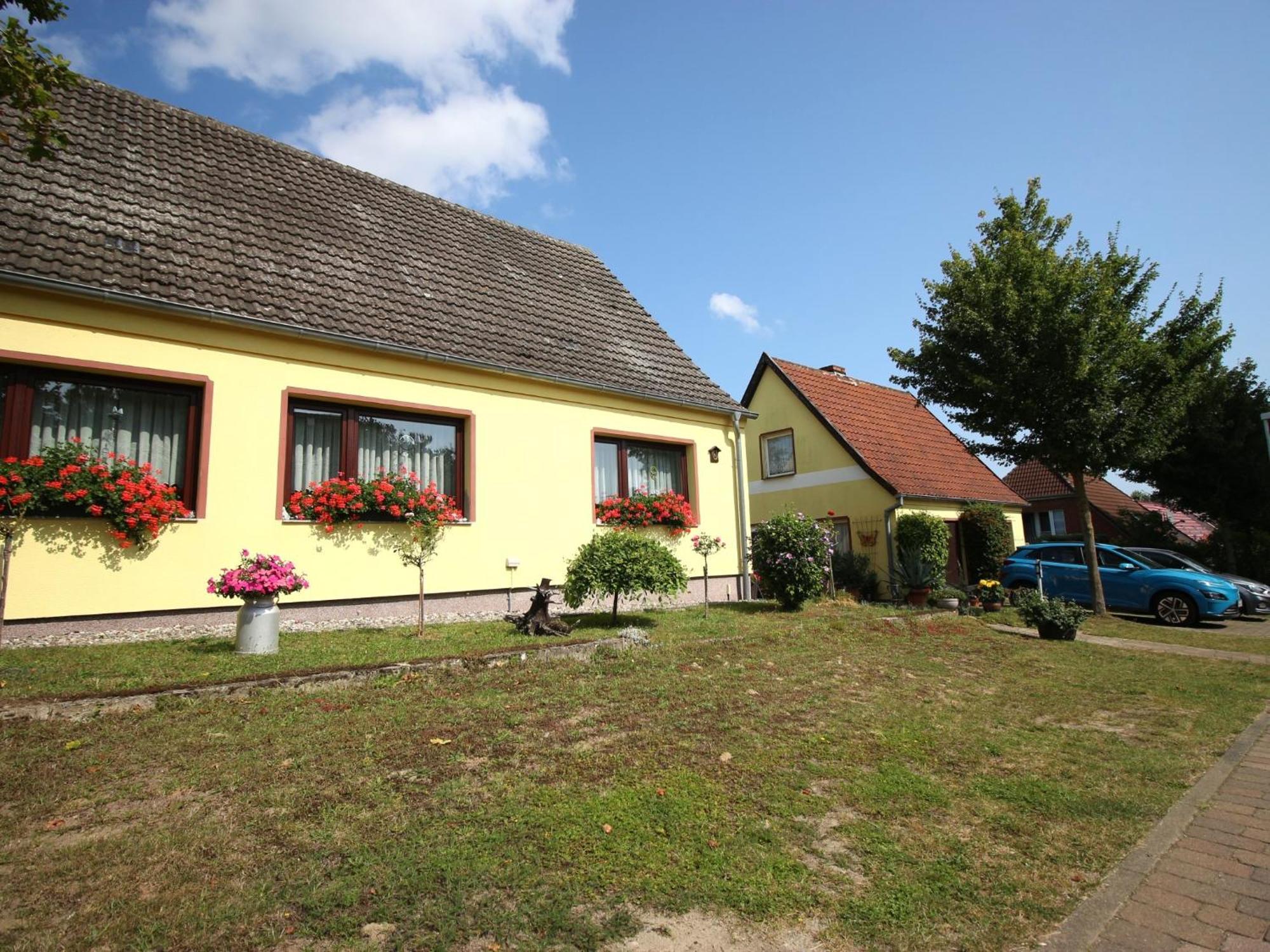 Ferienwohnung Familie Schmidt Bergen Auf Rugen Esterno foto