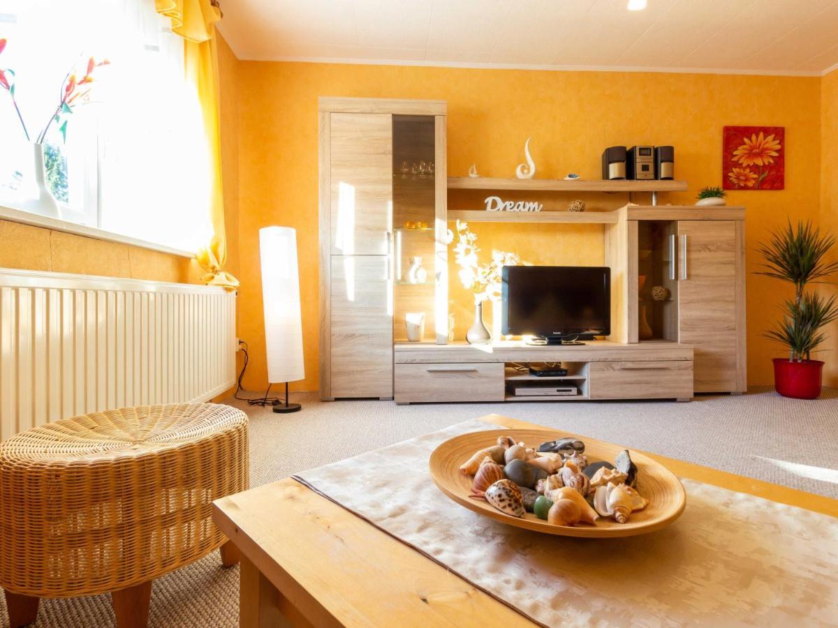 Ferienwohnung Familie Schmidt Bergen Auf Rugen Esterno foto